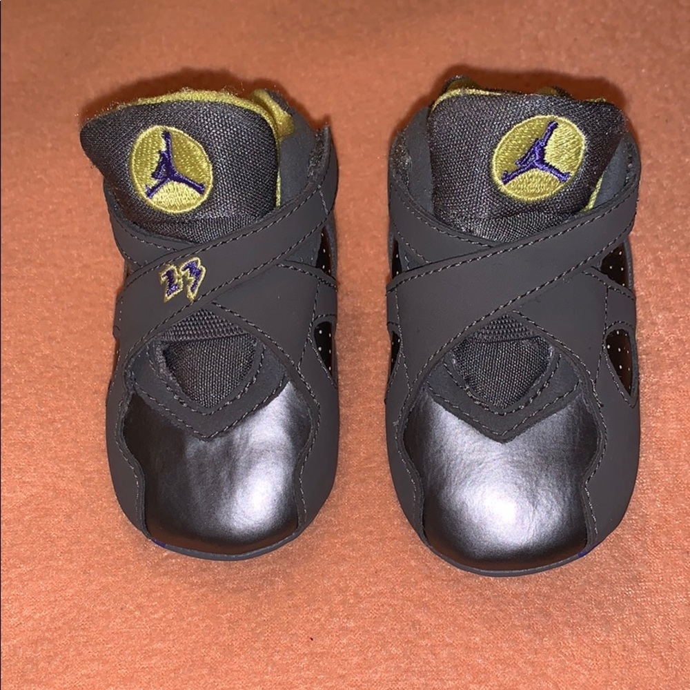 Baby grey Jordan’s with strap